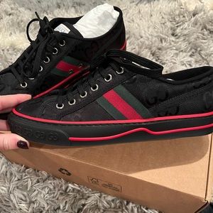 WOMEN'S GUCCI OFF THE GRID SNEAKER